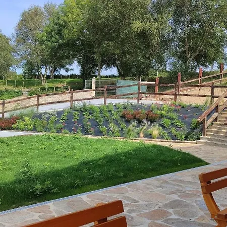 Elexburu Landa Turisticos Rurales 4*